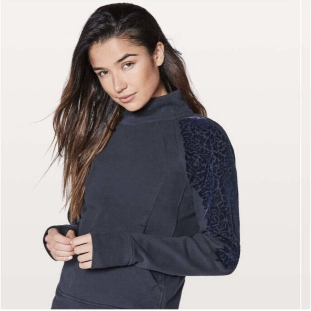 Lululemon Sweater Womens 6 Blue‎ 1/4 Zip Pullover Mock Neck Flock Floral Navy